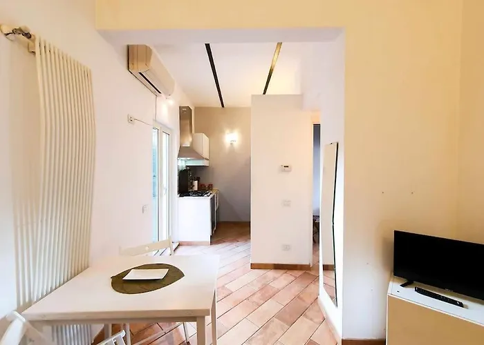 Cozy In Pigneto Up To 4 *